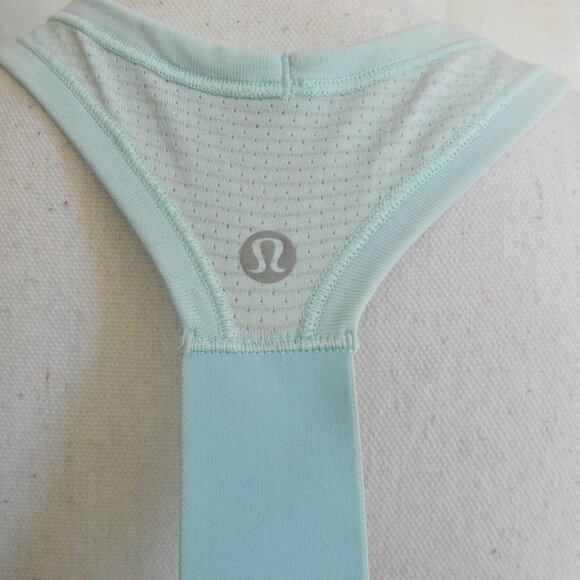 Lululemon Swiftly Tech Racerback Tank LIGHT TURQUOISE/AQUA SZ 8 - Picture 4 of 4